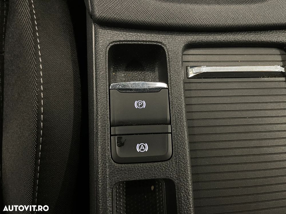 Skoda Octavia 2.0 TDI DSG Ambition - 26