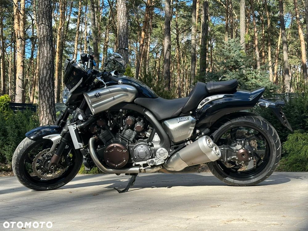Yamaha V-MAX - 11