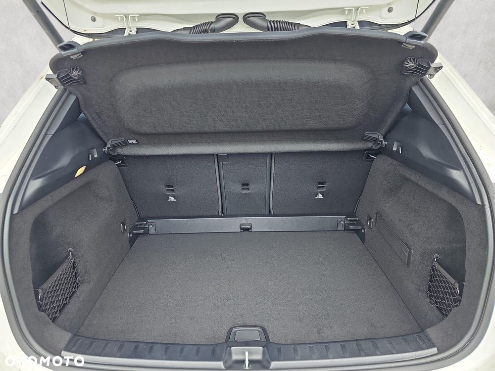 Mercedes-Benz GLA - 17