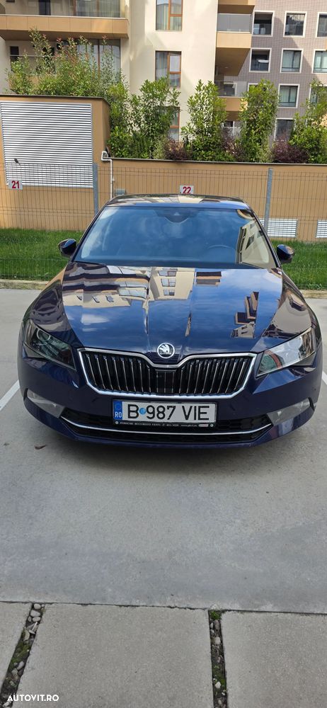 Skoda Superb 2.0 TDI DSG Laurin & Klement - 6