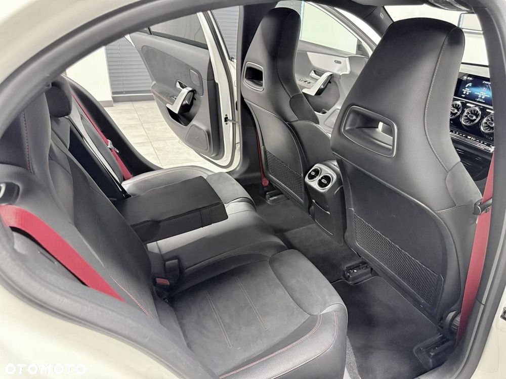 Mercedes-Benz Klasa A AMG 35 4Matic AMG Speedshift DCT 8G AMG Line Advanced Plus - 37