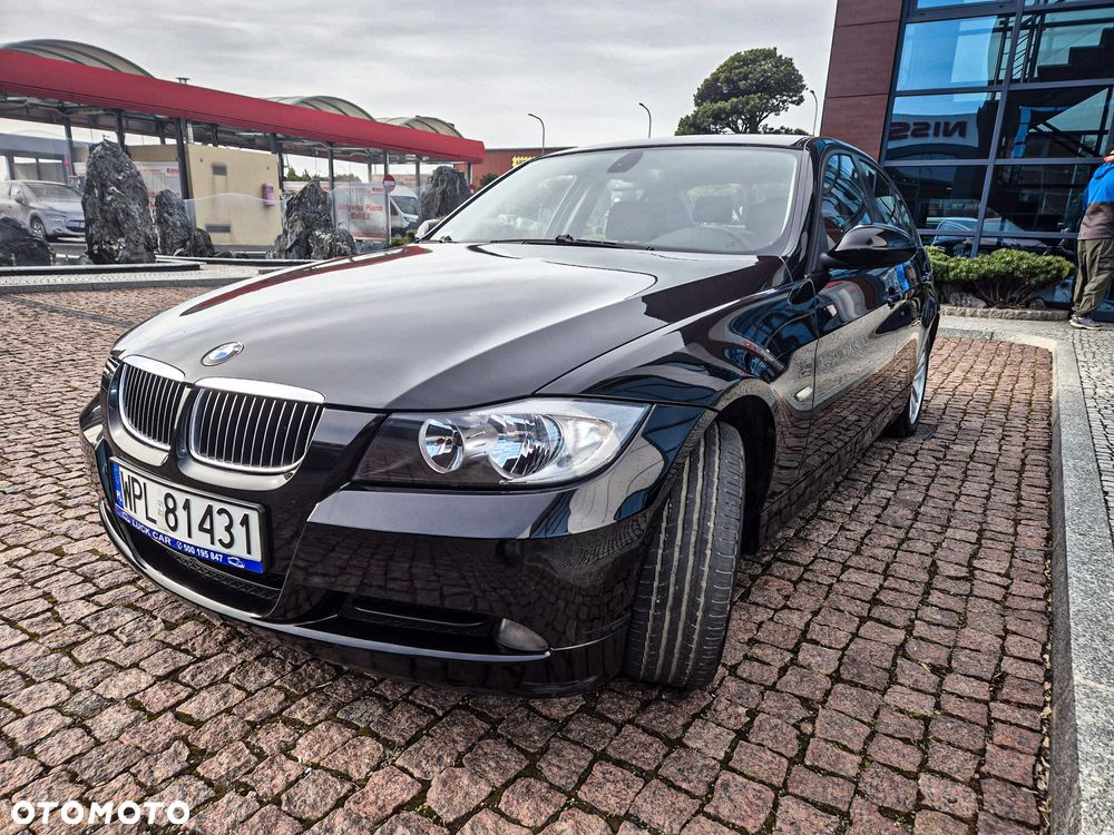 BMW Seria 3 320i - 3