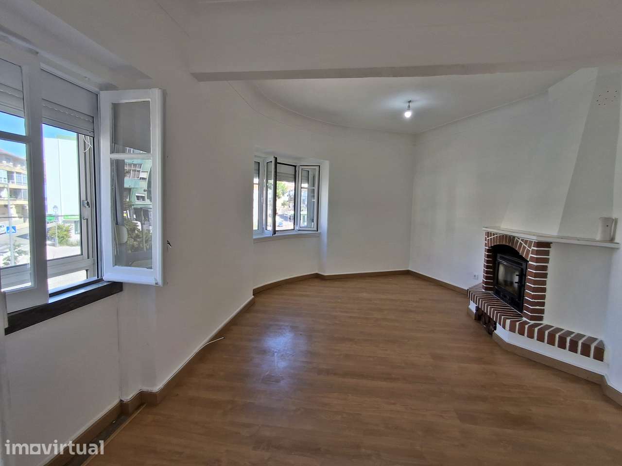 Apartamento T4 muito soalheiro, em zona central. - Grande imagem: 4/25