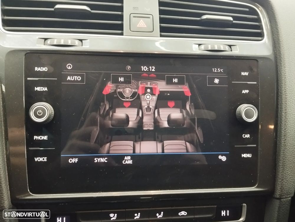 VW Golf Variant 2.0 TDi R-Line DSG - 23