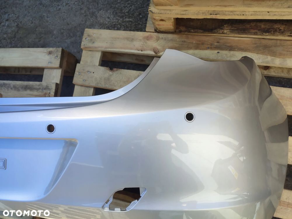 zderzak tył tylny opel astra j przedlift do 06.11r x4 pdc pod czujniki hb hatchback Y40R Z22C GAR Z190 GWH Z187 GWA Z40R GAZ GCW Z186 Z41C GOP Z22A GEU Z20Z GEK Z21Y GEP Z177 GAL Z176 GAN GBM Z12U Z22S GWJ Z20R GBG Z50H GCS Z40Y 55U Z179 GEV Z30K GAY Z50B 63U GBH Z40Q AJU GWD Z161V Z162 GWE Z41E G6R Z30V Z30Q GOK 2GU Z50C Z22N GU3 Z22M GOL Z20Z z474 Z41V - 3