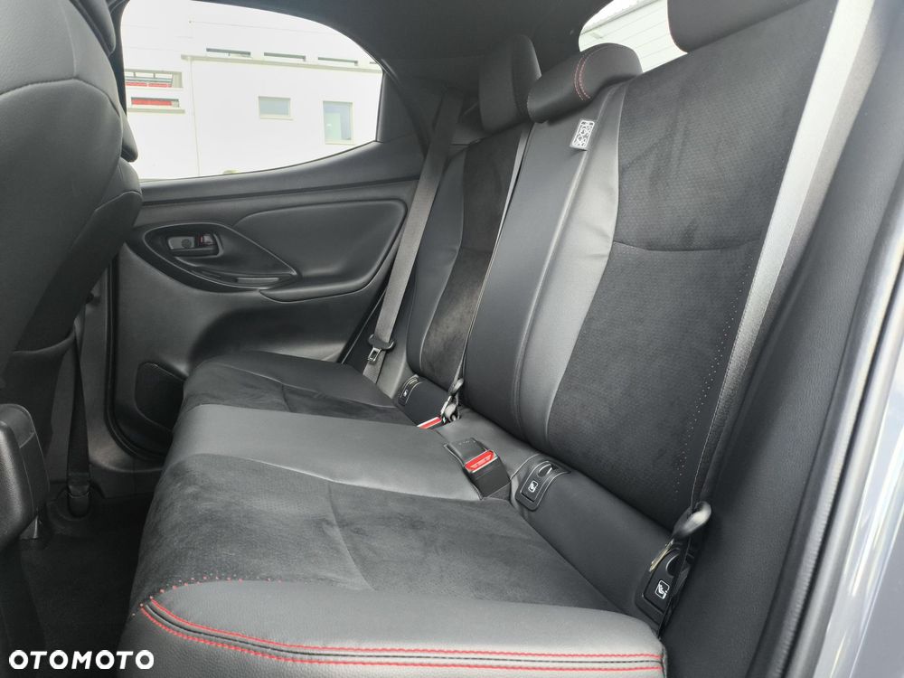 Toyota Yaris Hybrid 1.5 GR Sport - 14