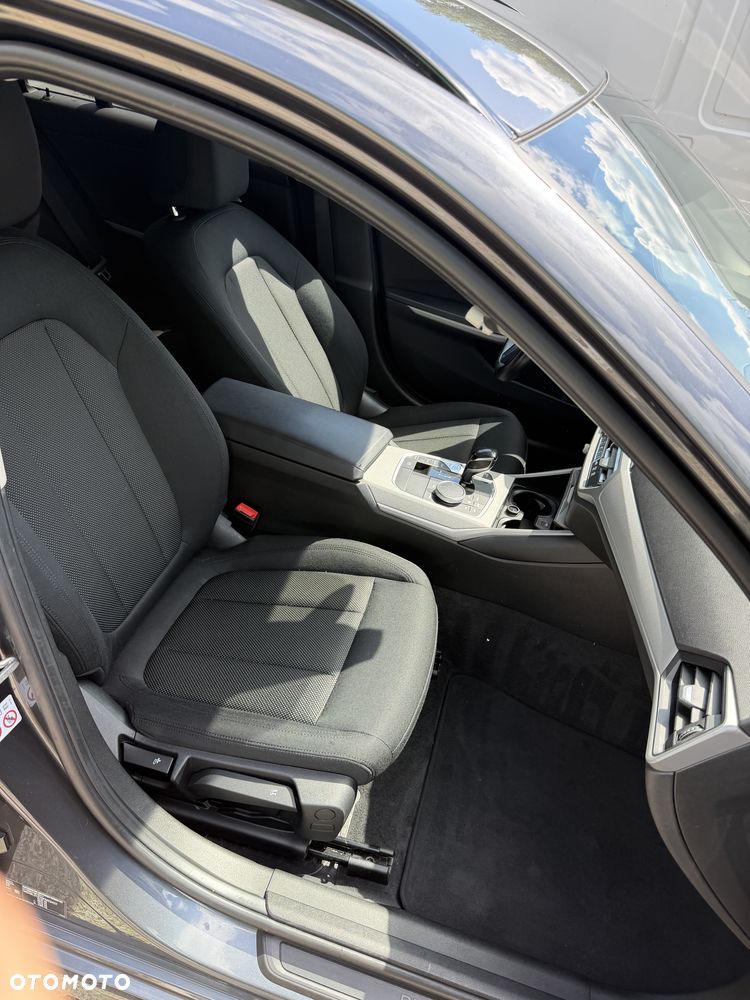 BMW Seria 3 318d mHEV - 10
