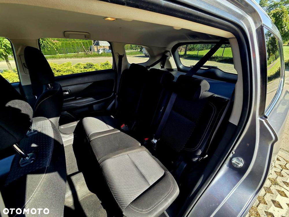 Mitsubishi Outlander 2.0 Instyle SDA 4WD CVT - 25