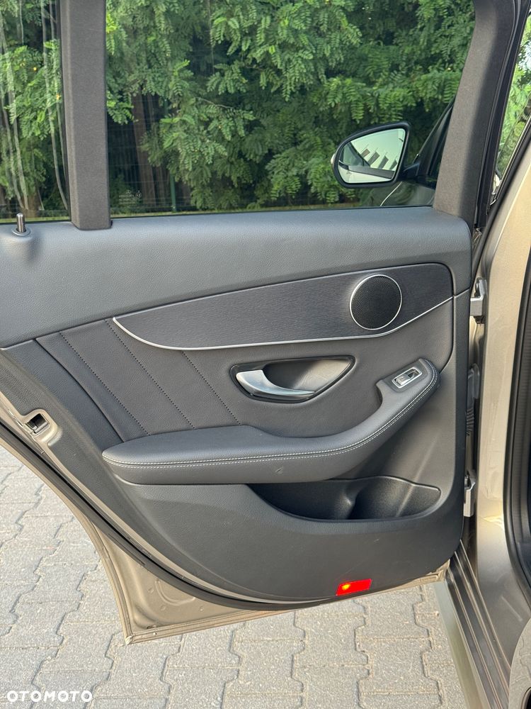Mercedes-Benz Klasa C 300 e 9G-TRONIC AMG Line - 20
