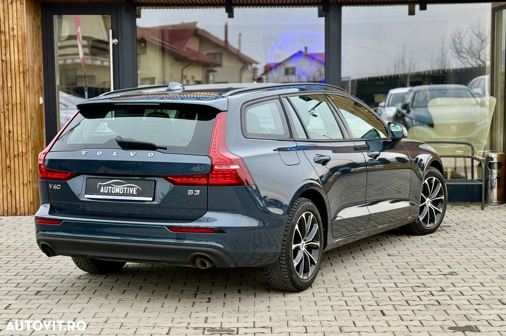 Volvo V60 B3 B DKG Momentum Pro - 14