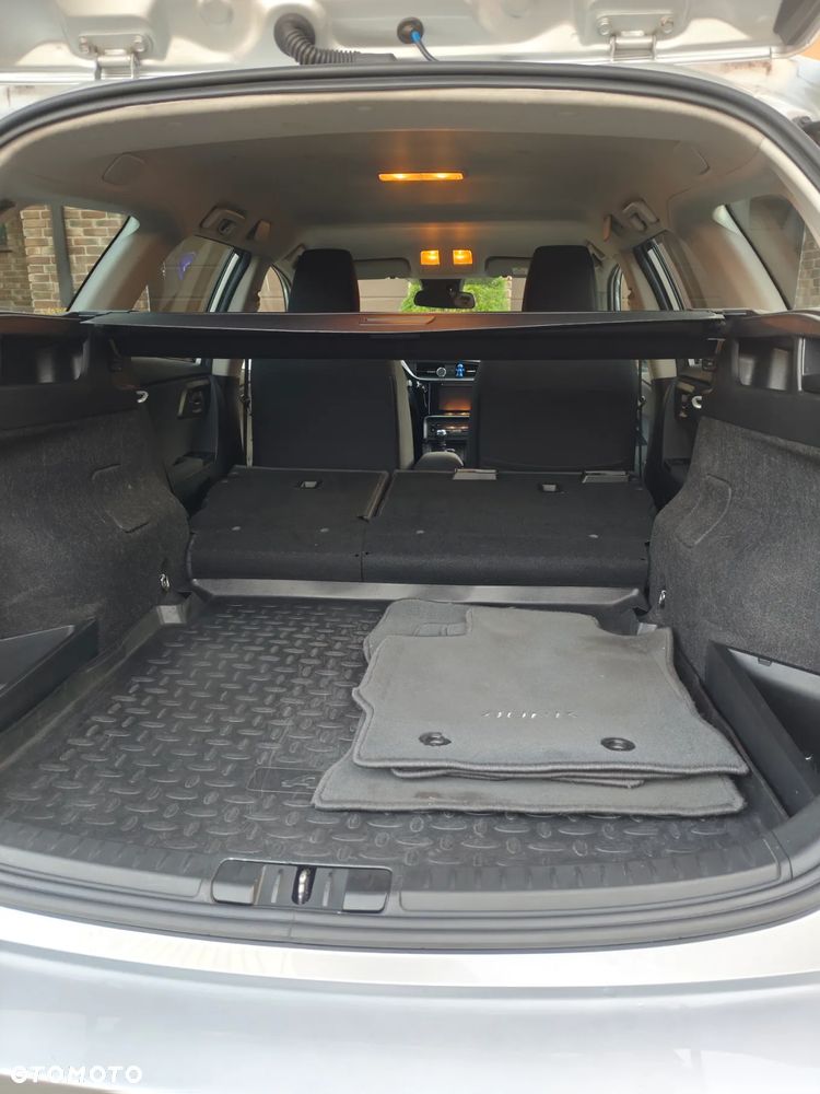 Toyota Auris 1.6 Dynamic - 12