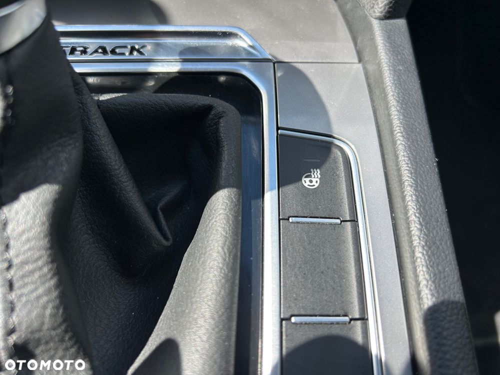 Volkswagen Passat Alltrack 2.0 TDI SCR DSG 4Motion - 29