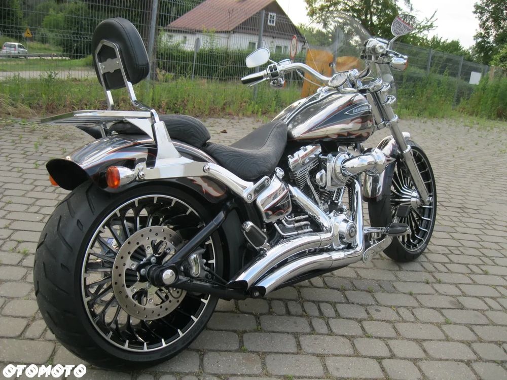 Harley-Davidson FXSB Breakout - 10