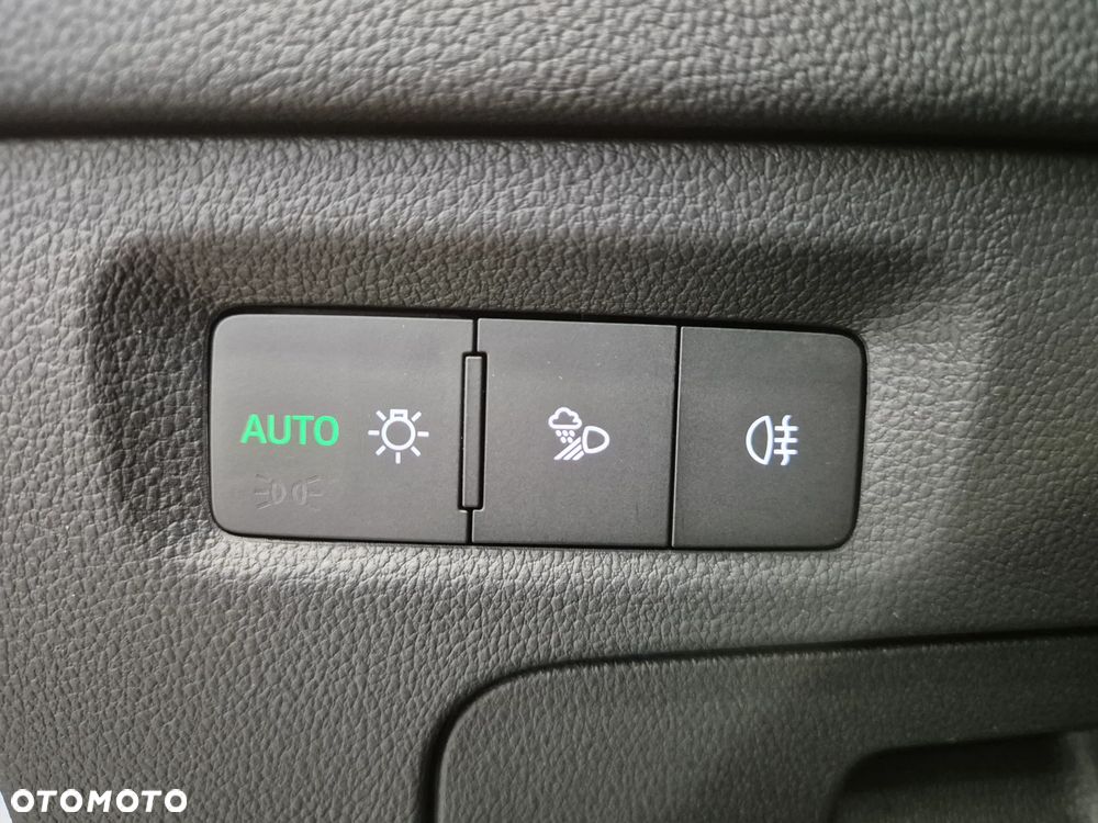 Skoda Octavia 2.0 TDI Edition 130 Selection DSG - 24