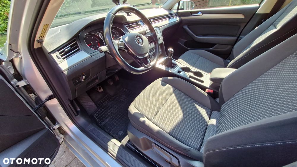 Volkswagen Passat 2.0 TDI BMT Trendline - 9