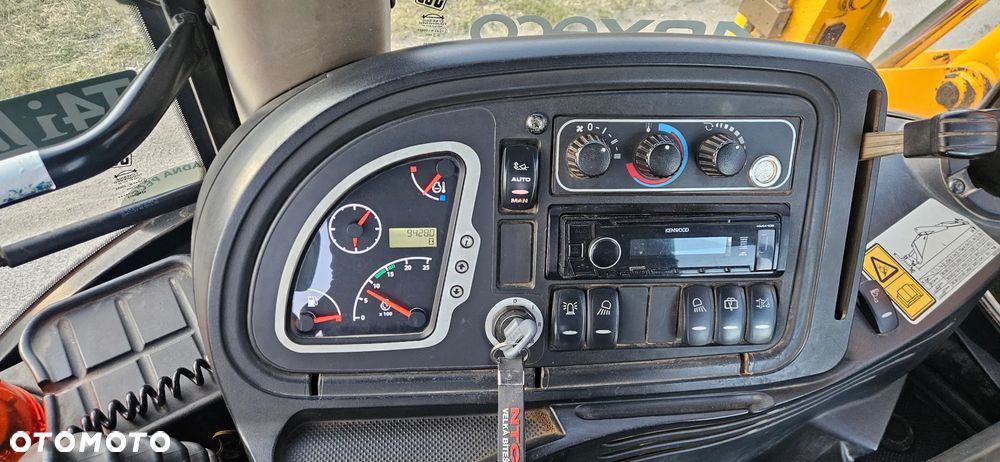 JCB 4CX - 9