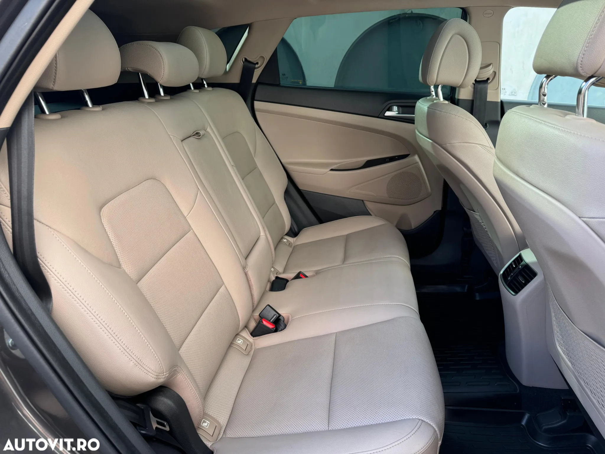 Hyundai Tucson 2.0 CRDI 4WD 6AT Premium+ - 11