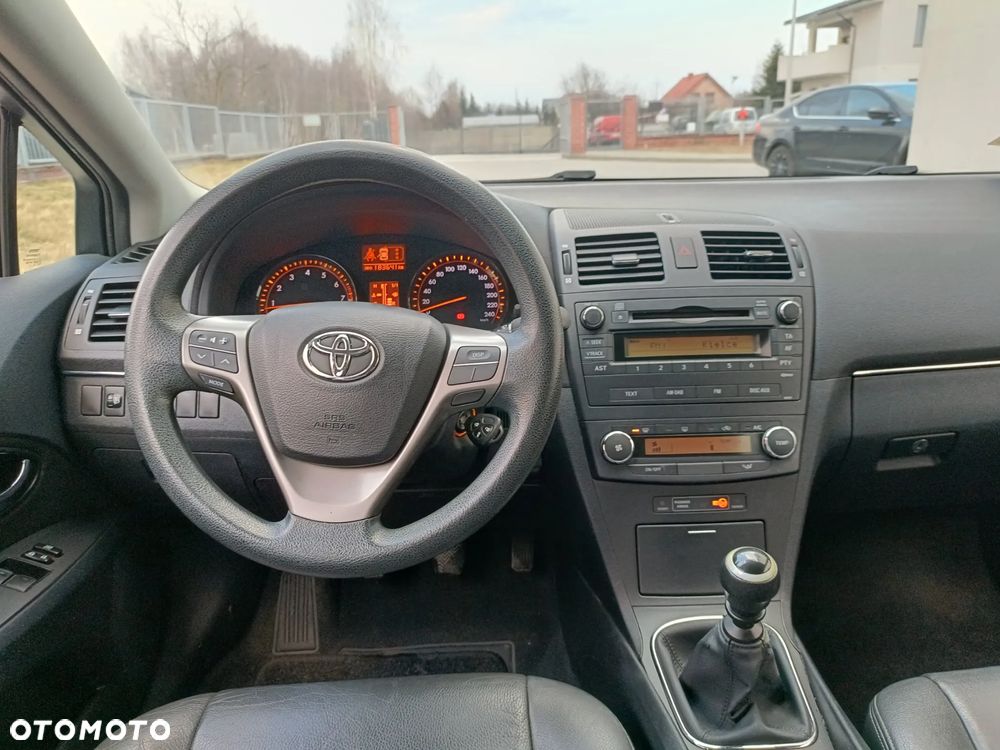 Toyota Avensis 1.6 Comfort - 6