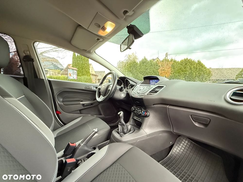 Ford Fiesta 1.5 TDCi SYNC Edition - 23
