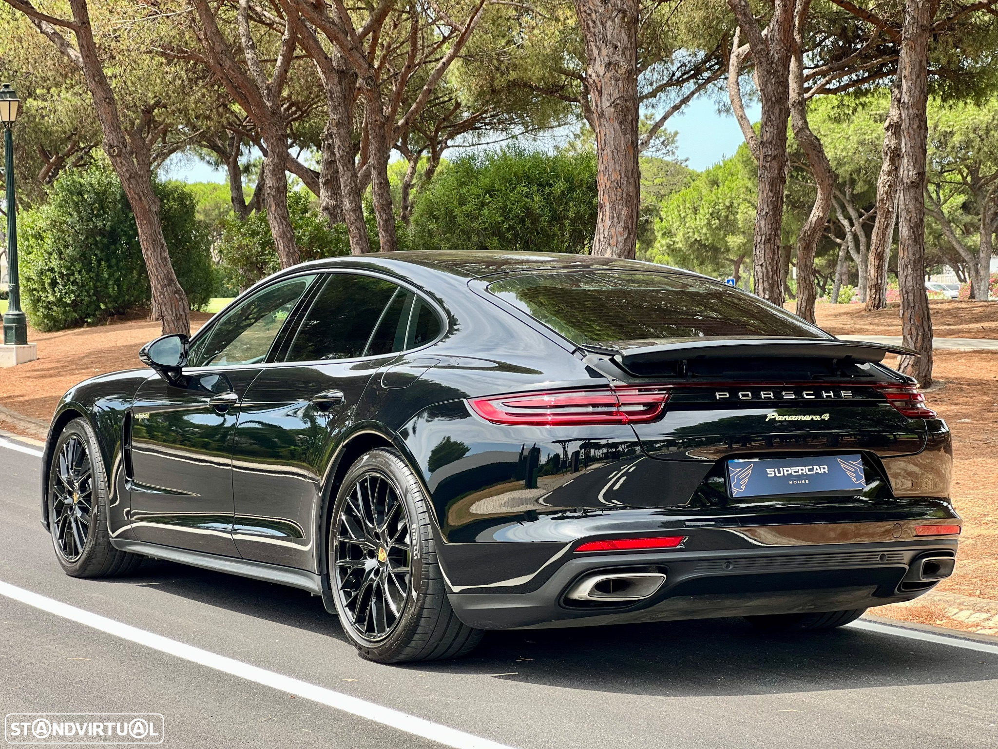 Porsche Panamera 4 E-Hybrid - 22