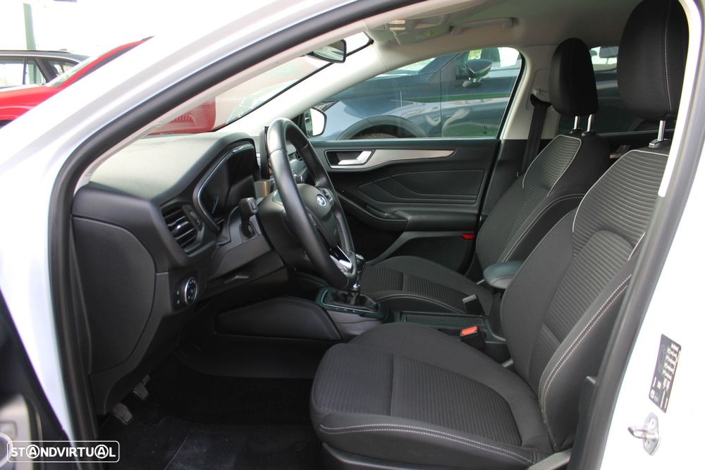 Ford Focus 1.5 TDCi EcoBlue Titanium - 44