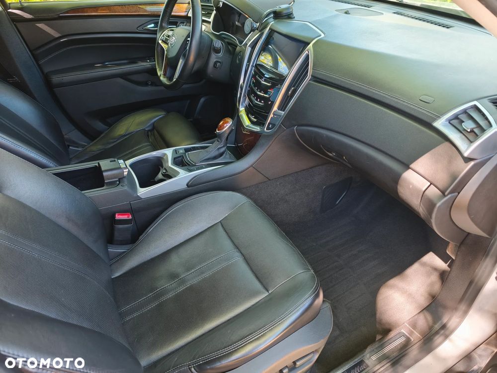 Cadillac SRX - 29