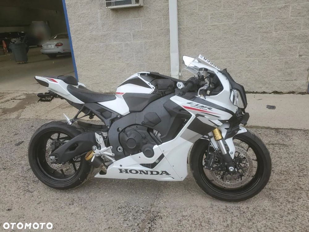 Honda CBR - 1