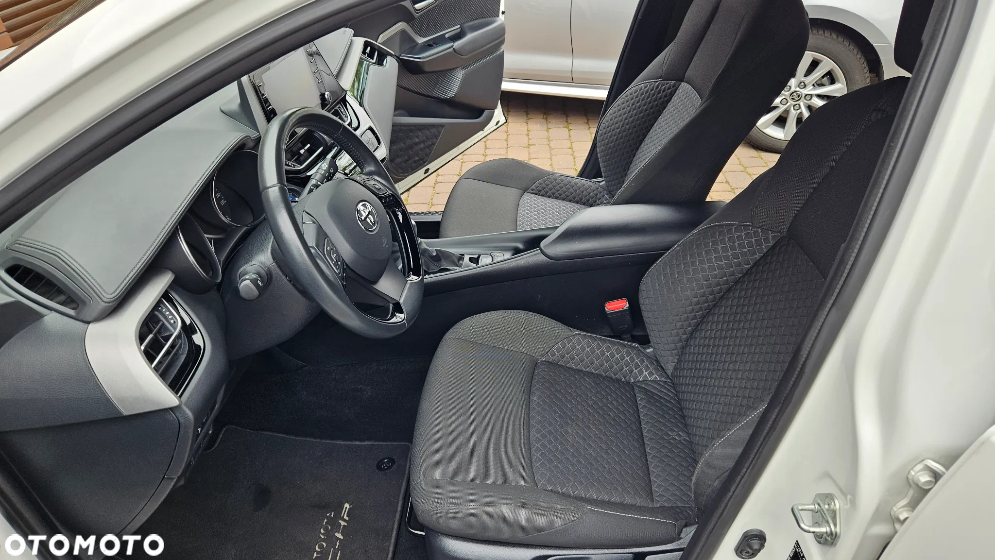 Toyota C-HR - 23
