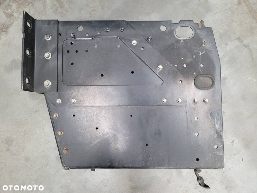 PODSTAWA MOCOWANIE AKUMULATORA FORD F-MAX 500 EURO 6 - 6