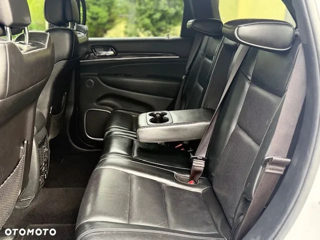 Jeep Grand Cherokee ver-3-6-v6-overland - 19