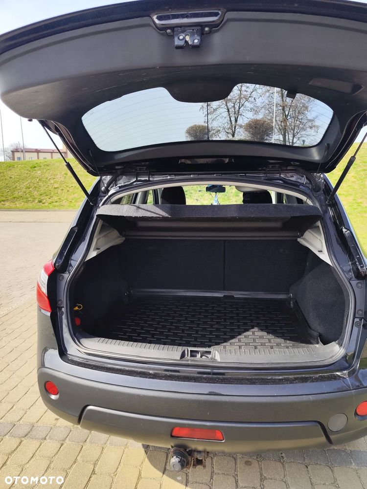 Nissan Qashqai 2.0 dCi 4 x 4 DPF tekna - 11