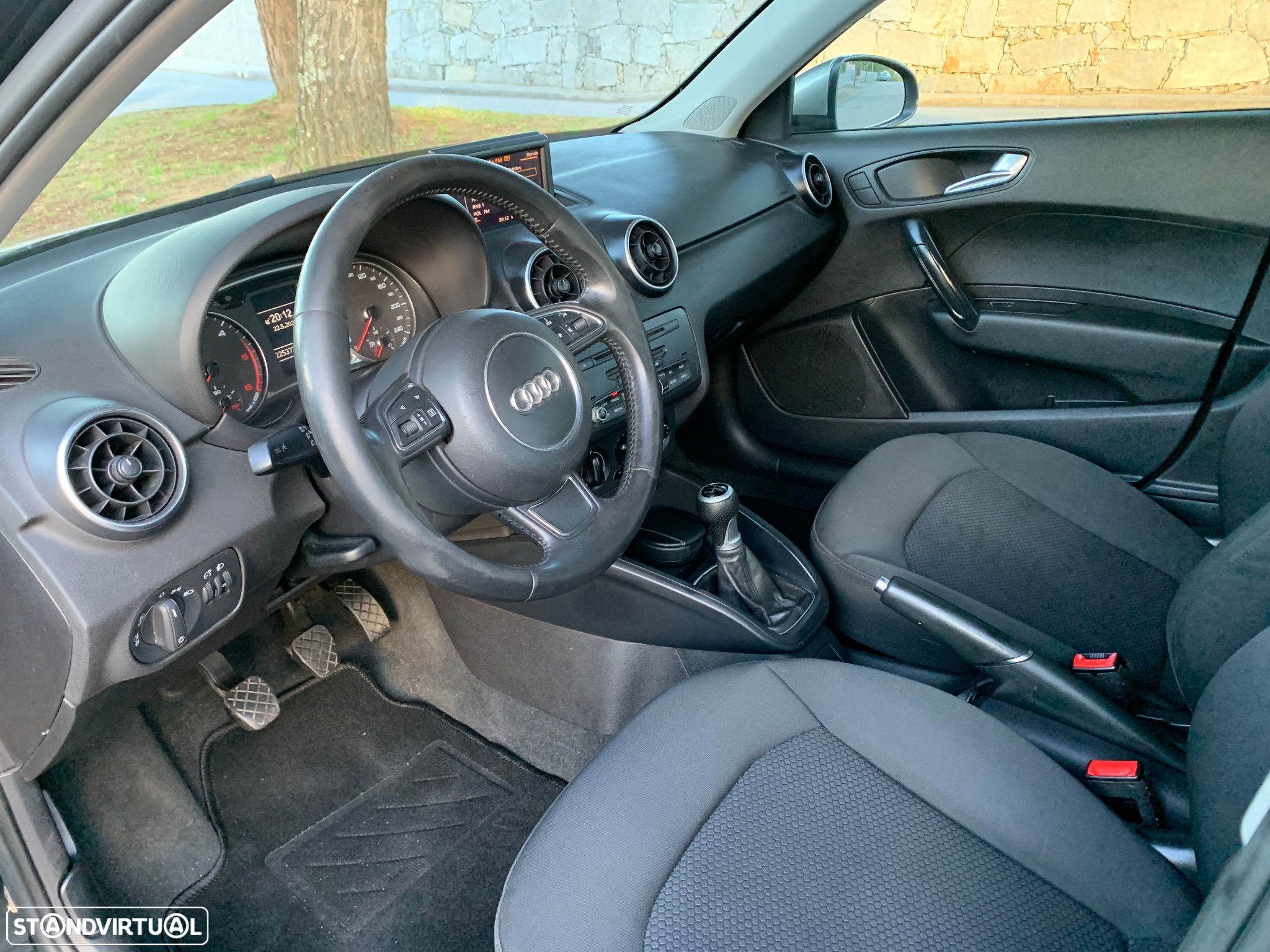 Audi A1 Sportback 1.6 TDI Admired - 8