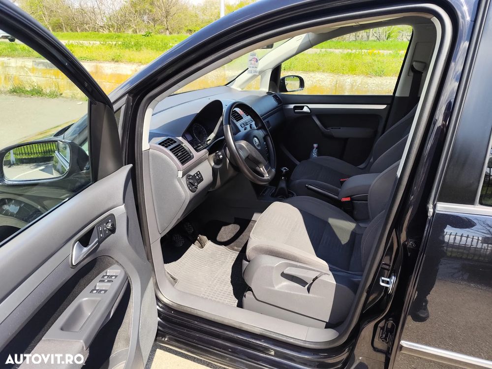 Volkswagen Touran 2.0TDI Highline - 7