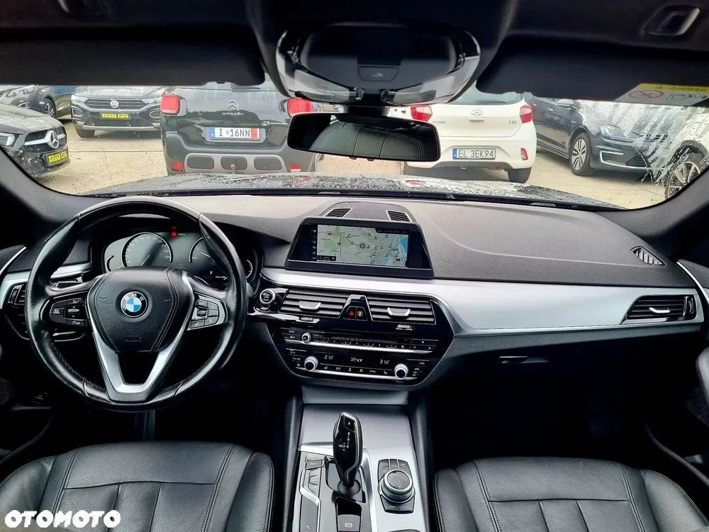BMW Seria 5 520i Sport Line - 16