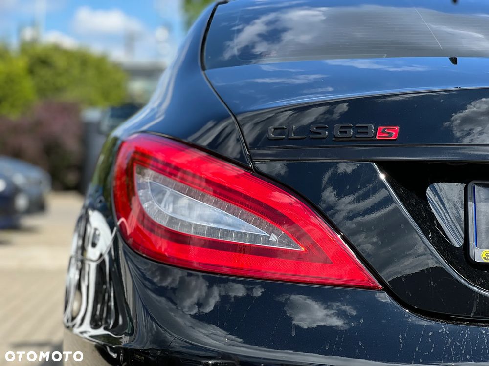 Mercedes-Benz CLS - 14