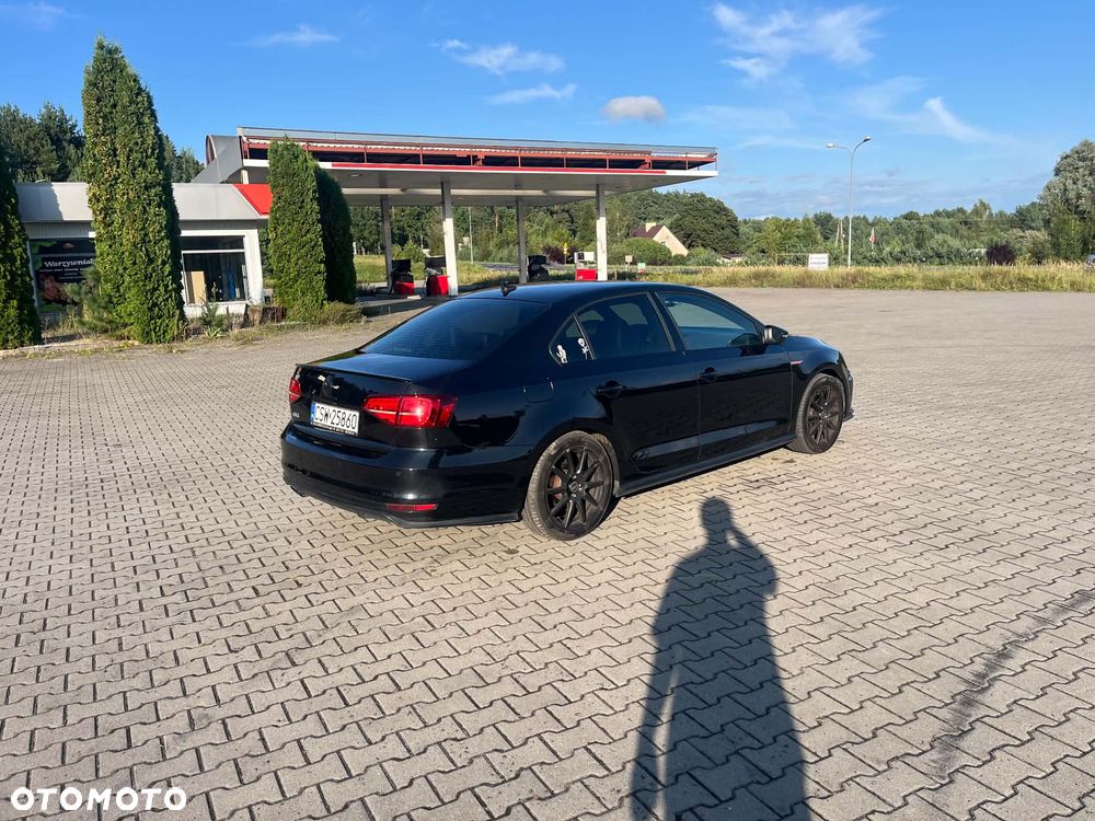 Volkswagen Jetta - 13