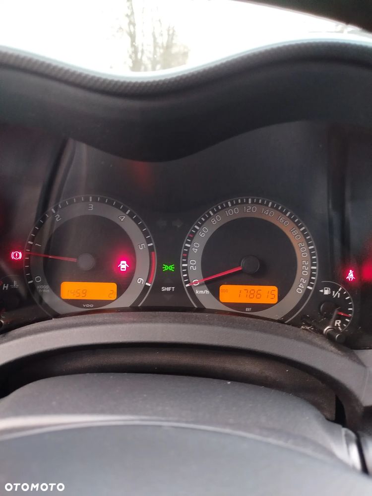 Toyota Auris 2.0 D-4D - 12