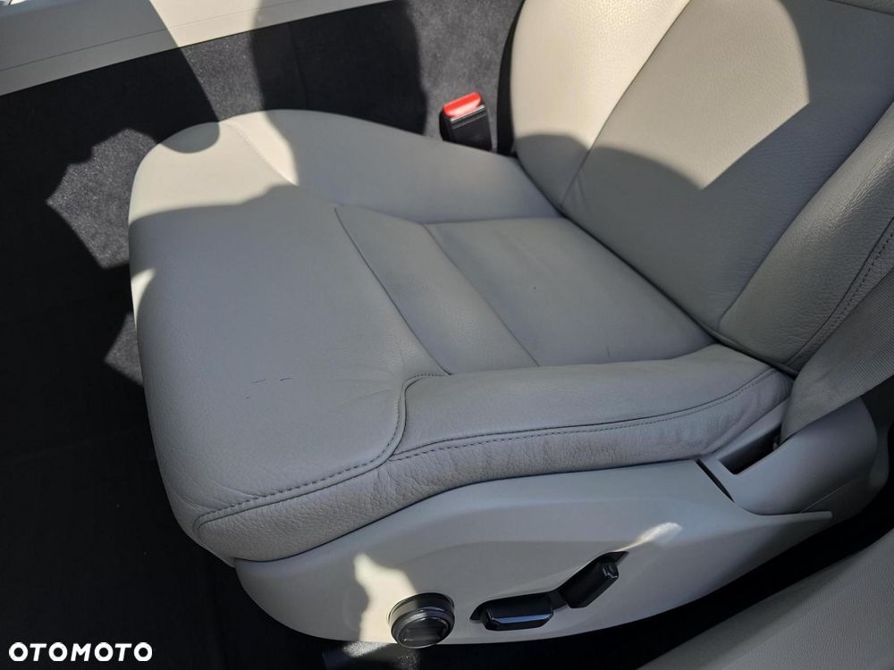 Volvo XC 60 D4 Momentum Pro - 12