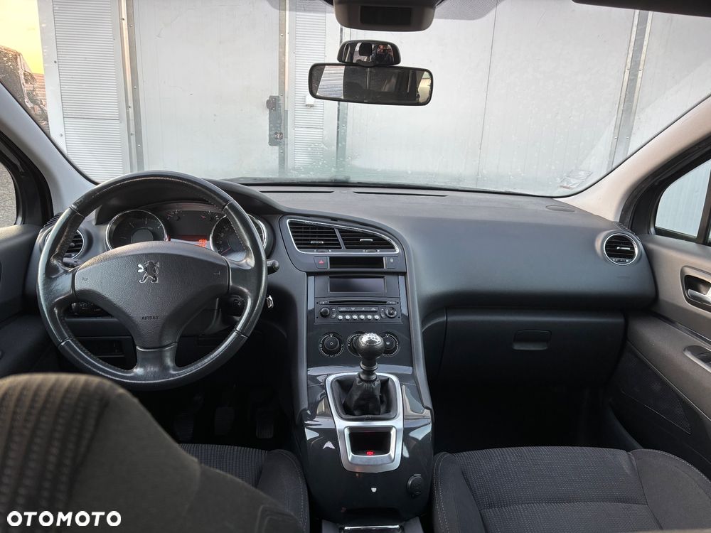 Peugeot 5008 - 15