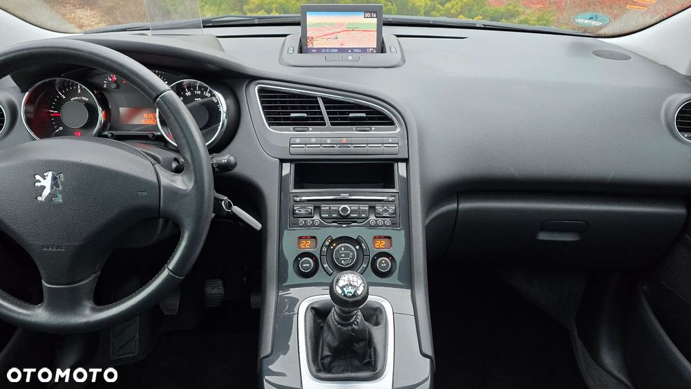 Peugeot 5008 - 16