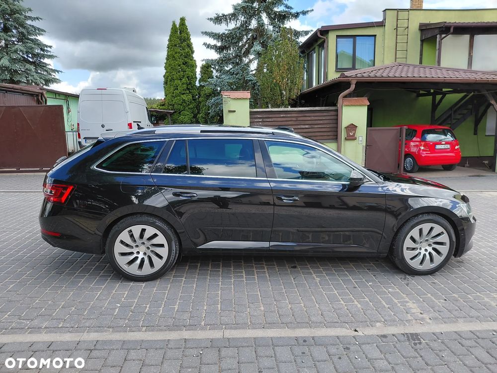 Skoda Superb 2.0 TDI 4x4 Style DSG - 9