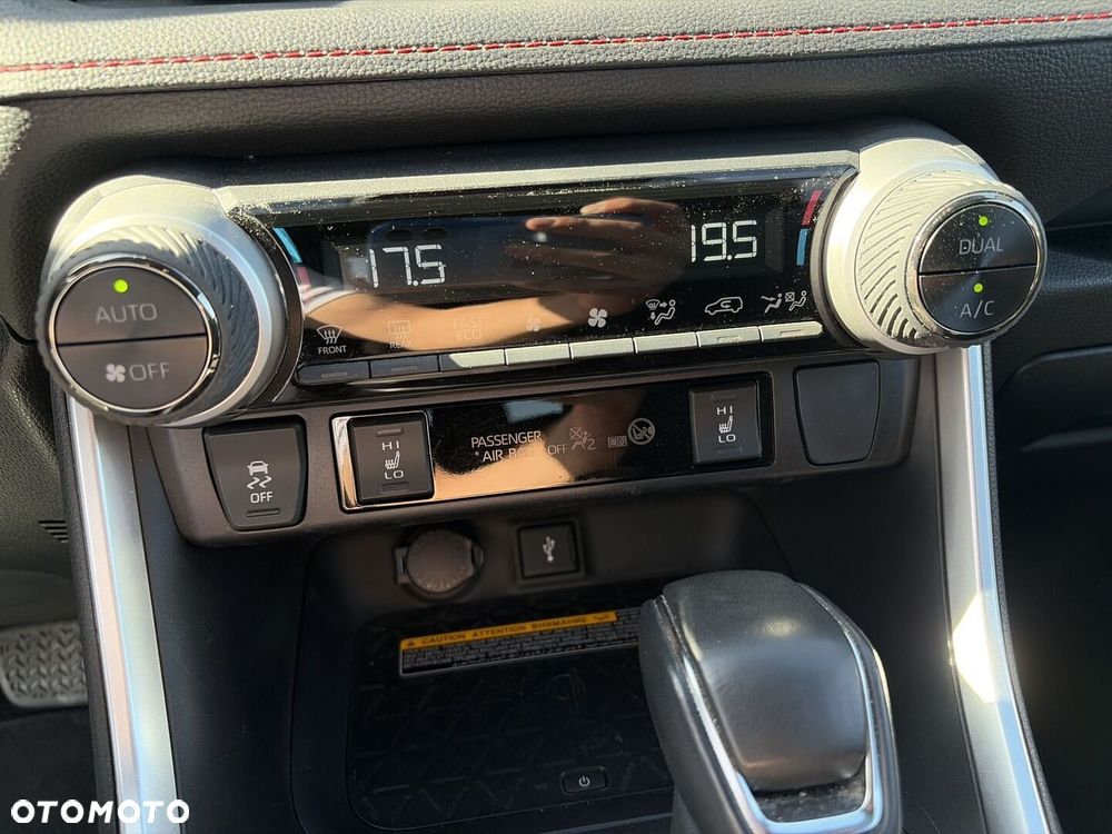 Toyota RAV4 - 22
