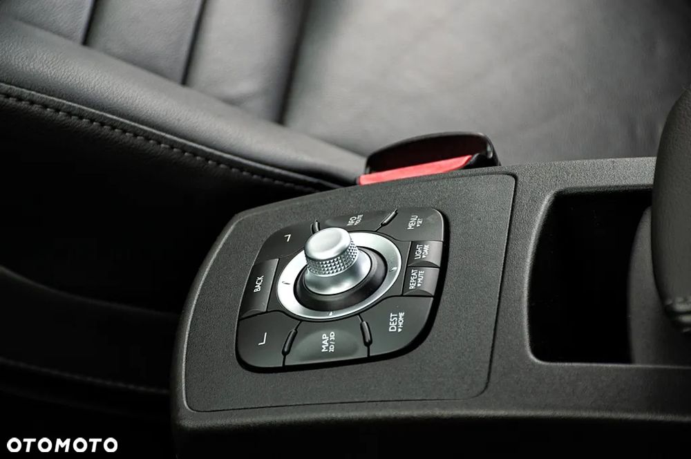 Renault Scenic 2.0 16V Privilege CVT - 40