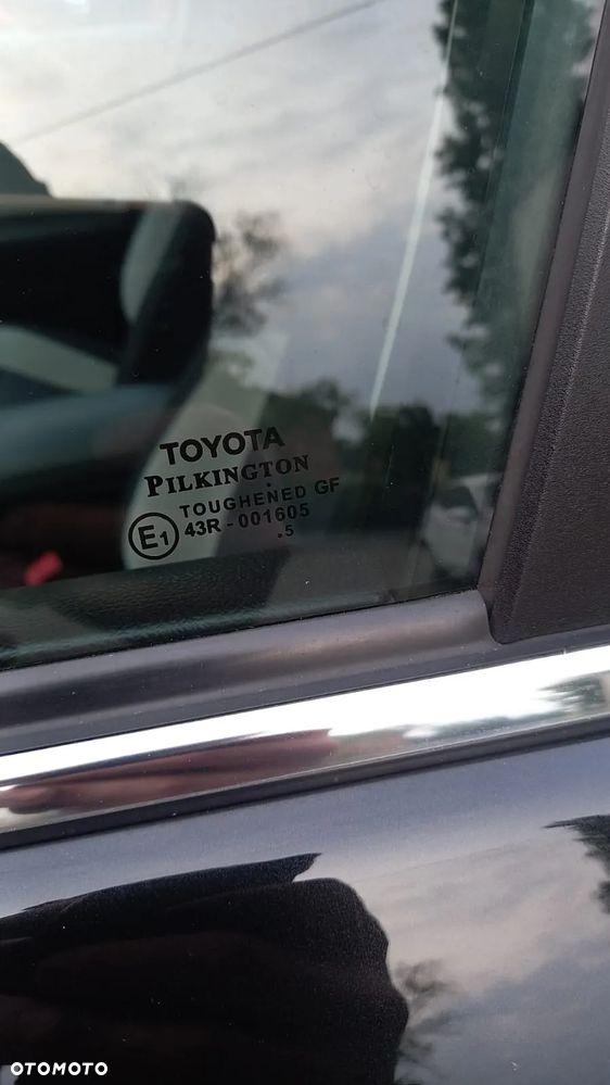 Toyota Avensis - 23