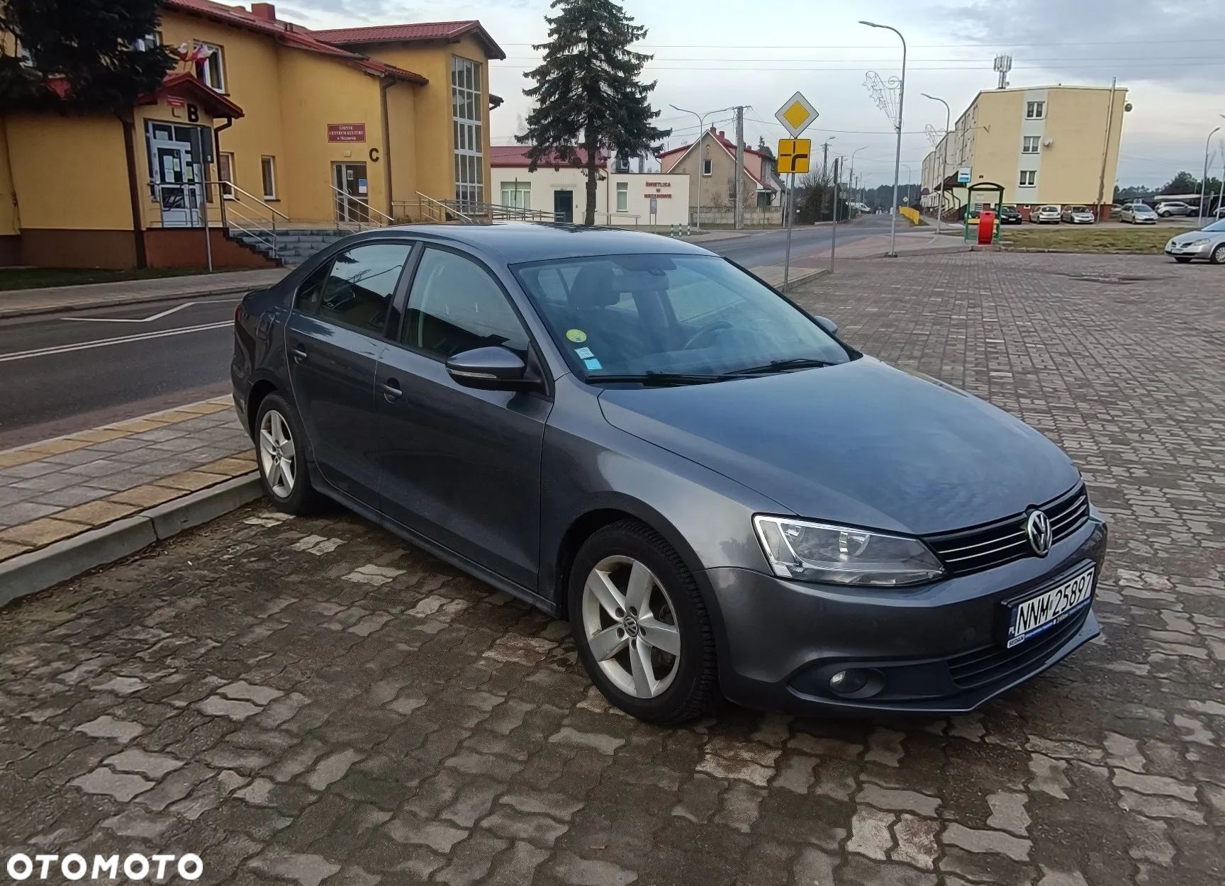 Volkswagen Jetta - 1