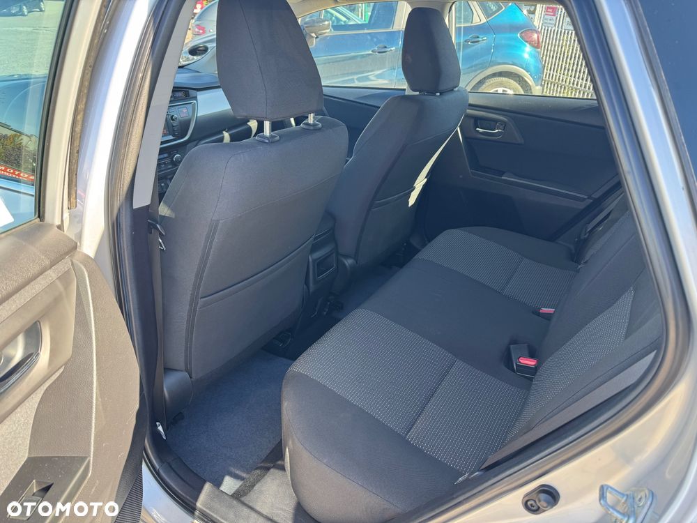 Toyota Auris 1.6 Premium - 23