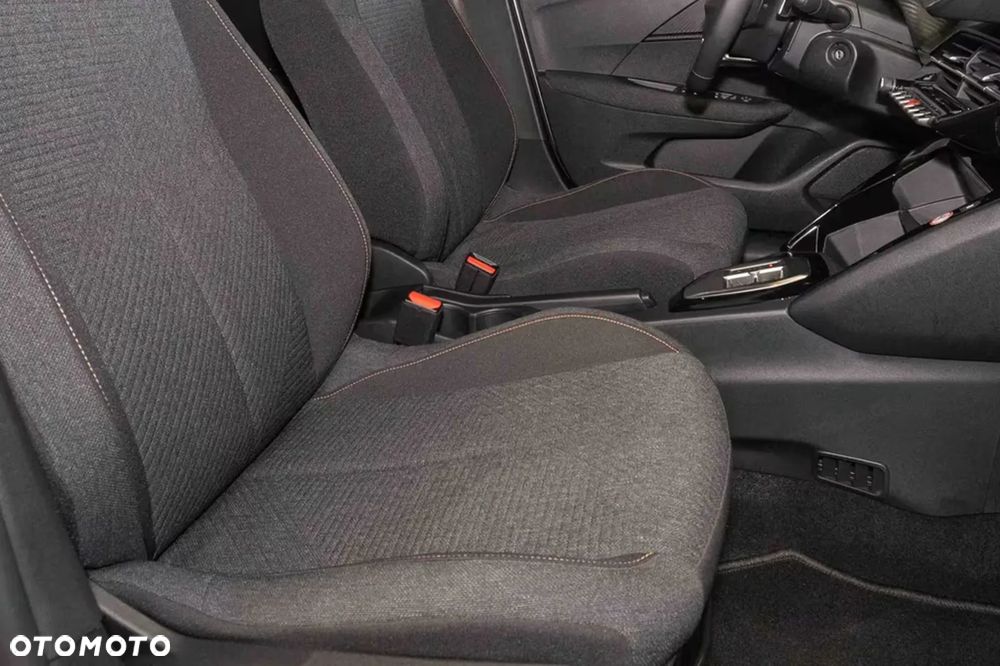 Peugeot 208 - 14