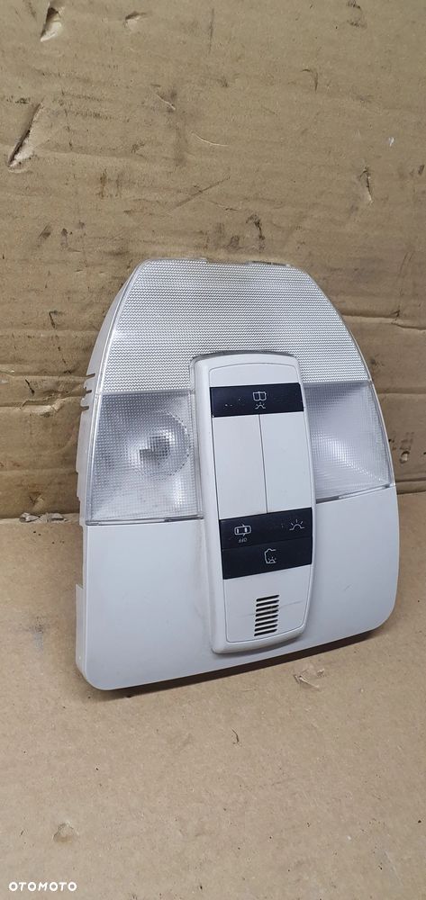 Lampka podsufitki oświetlenie kabiny Mercedes W245 A1698203901 - 2