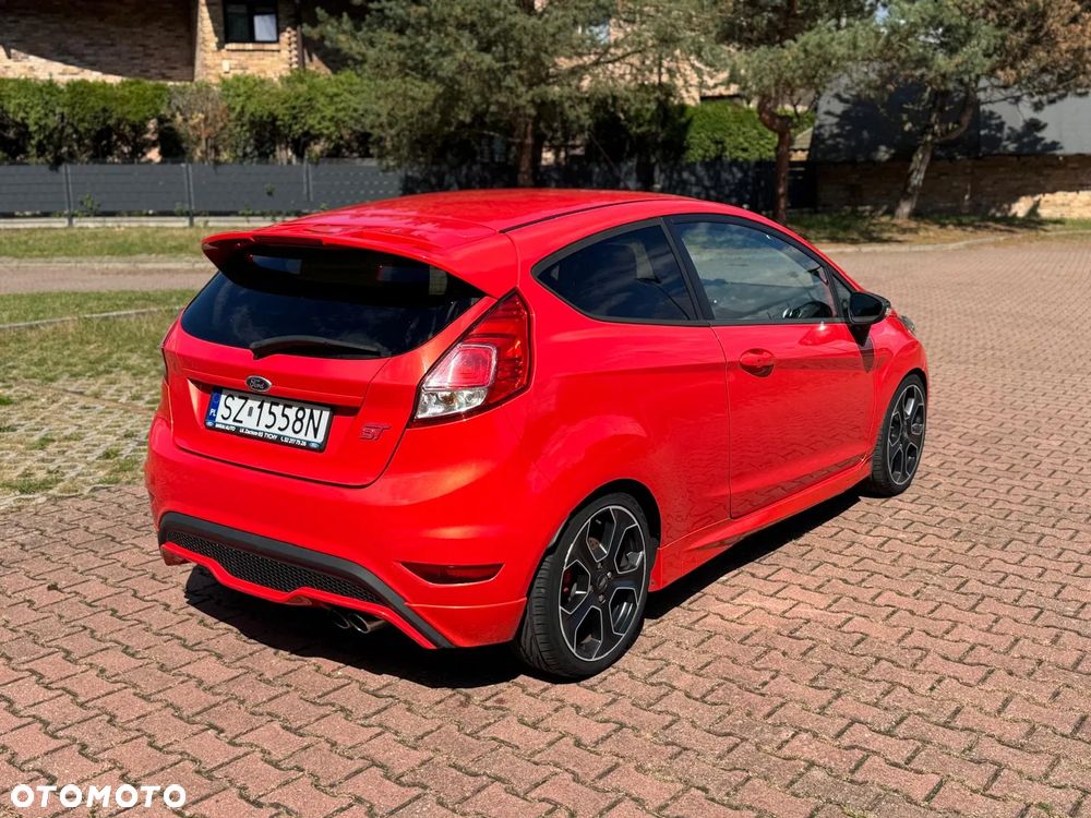 Ford Fiesta ST2 - 9