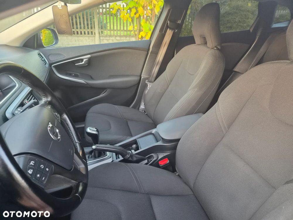 Volvo V40 D2 Kinetic - 8